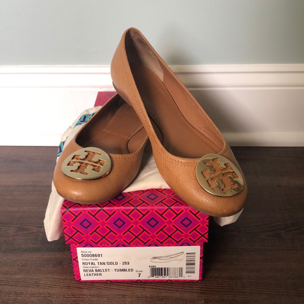 Tory Burch Reva Ballet-size 7. Tan/Gold